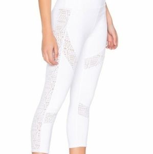 Alo Yoga Charm Capri Leggings Small White